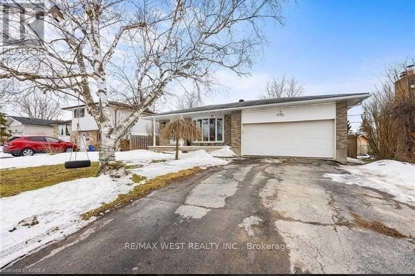 Primary Photo - 653 Fleet St