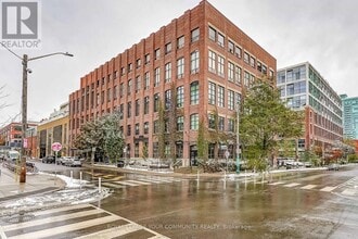 Building Photo - 43 Hanna Ave