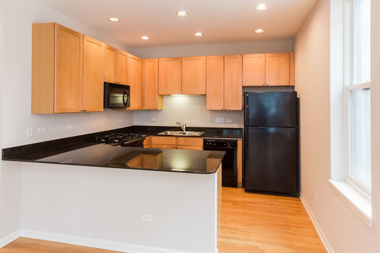 Foto principal - 906 N Larrabee St
