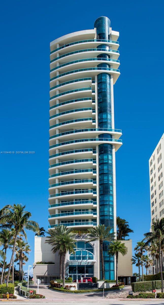 Building Photo - 5025 Collins Ave