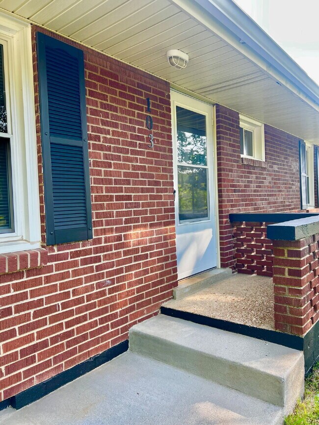 Foto del edificio - 103 Park Ln