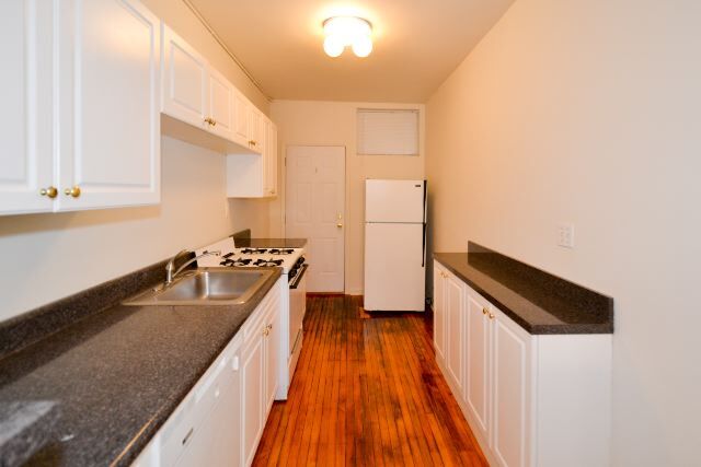Foto del edificio - 724 W Roscoe St
