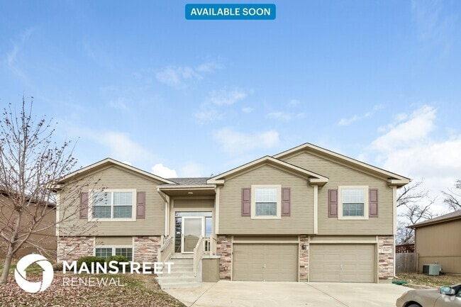 Building Photo - 1500 NW Hilltop Ln