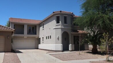 Building Photo - 3718 E Sebastian Ln