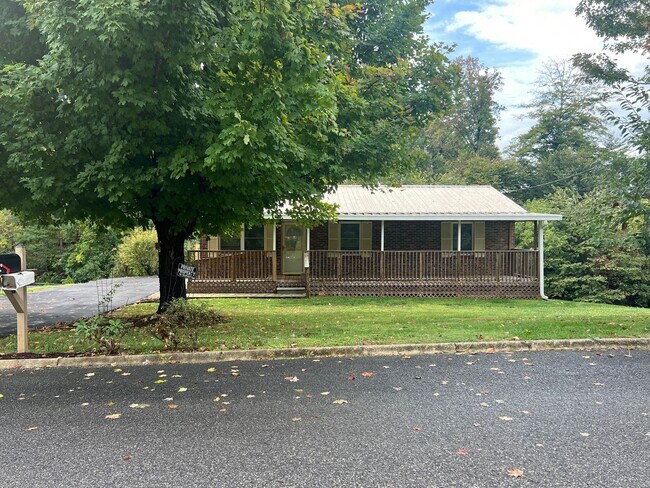 Foto del edificio - 3bedroom 1bath in Central Jonesborough