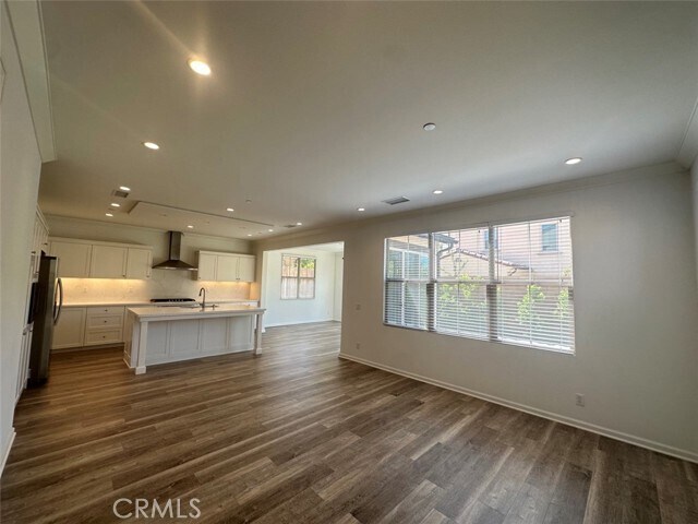 Building Photo - 178 Frontier