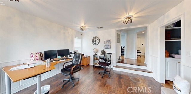 Foto del edificio - 6000 Woodman Ave