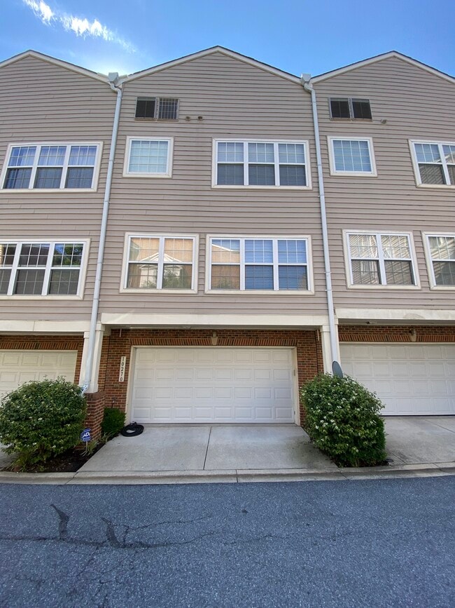 Building Photo - 10270 Rutland Round Rd