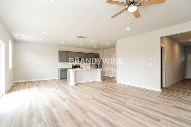 Building Photo - 2421 Appalachian Trl Dr