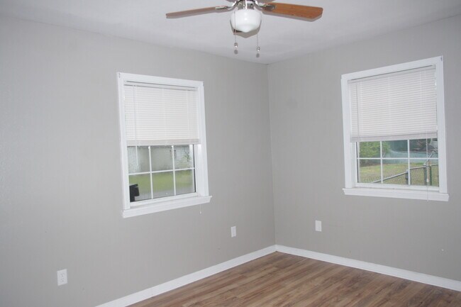 Foto del edificio - 501 N Pecan St