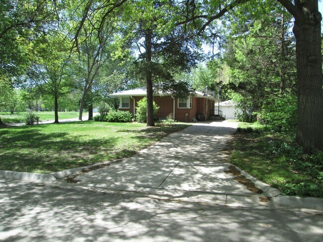 Foto del edificio - Neighbors Park Townhomes