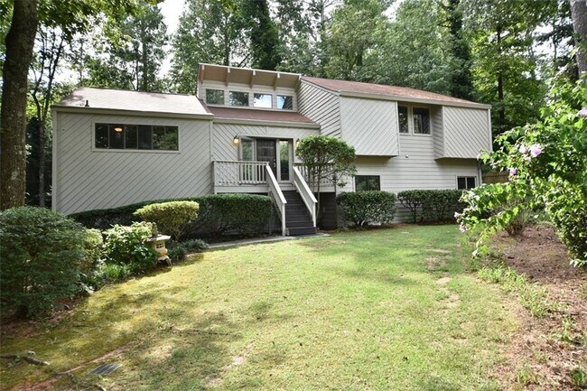 Building Photo - 2571 Rocky Springs Dr NE