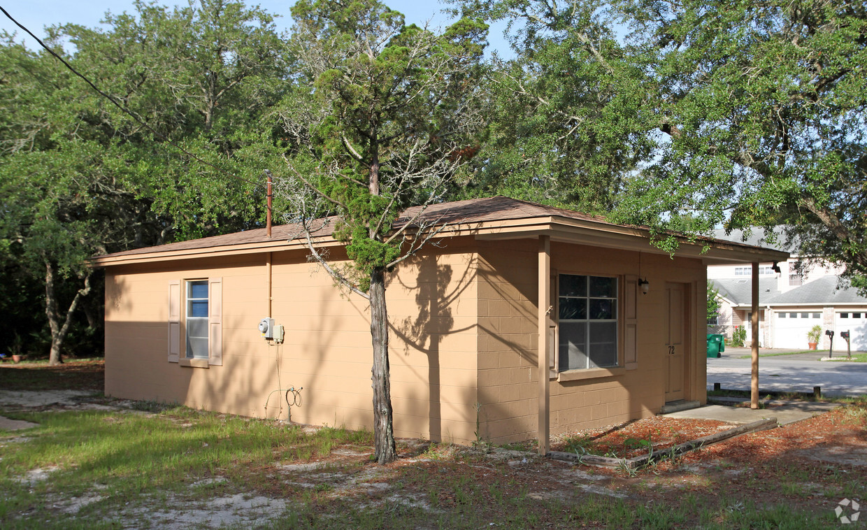 Building Photo - 76 4th Ave