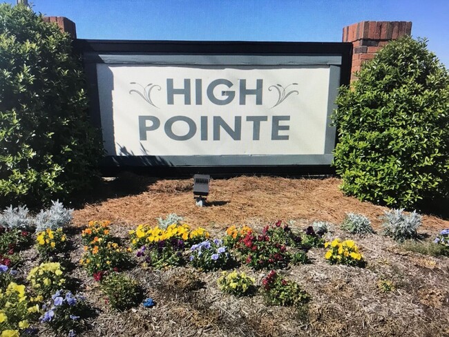 Foto del edificio - High Pointe