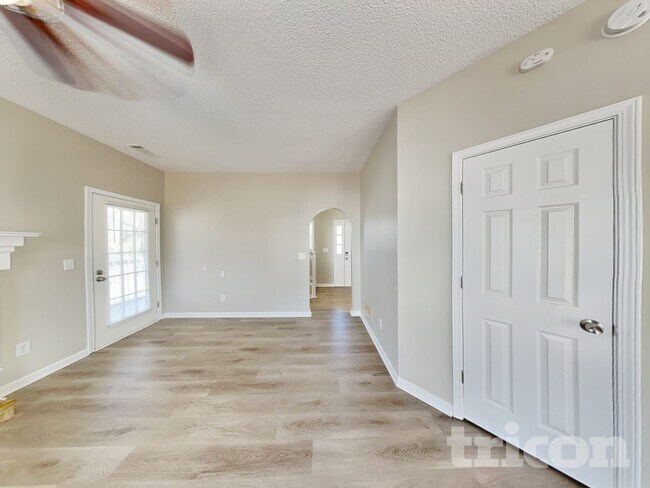 Foto del edificio - 313 Westchester Way