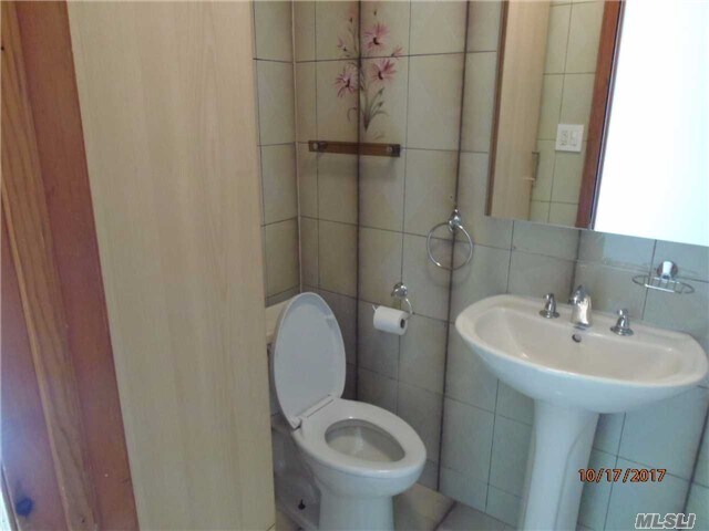 Foto del edificio - 64-38 65th Ln