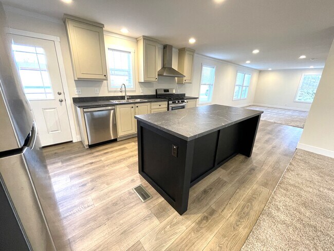 Building Photo - 30 Bellwood Dr