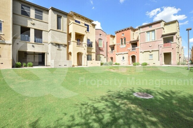 Foto del edificio - 2402 E 5th St