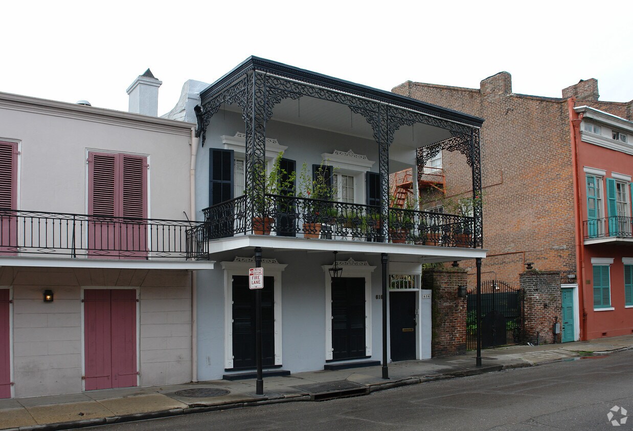 Building Photo - 616 Dumaine St