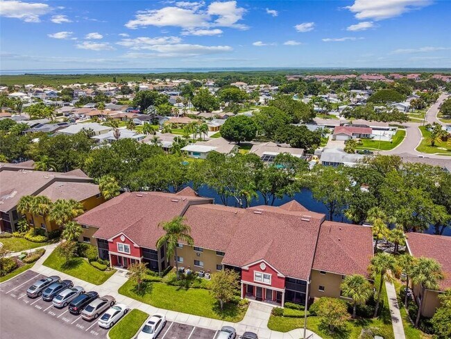 Foto del edificio - 5573 Baywater Dr