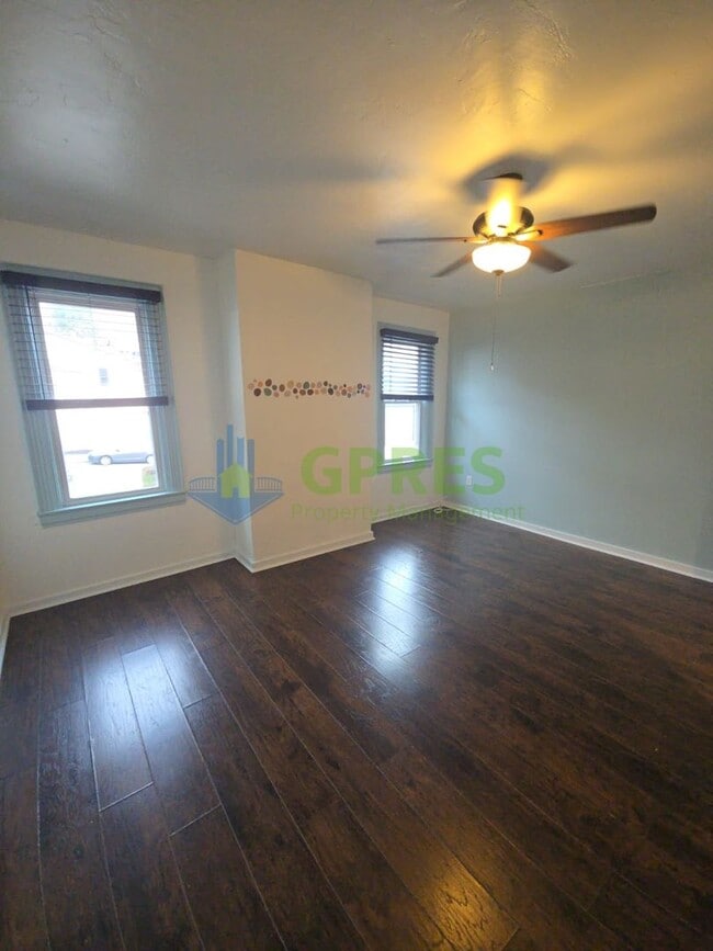 Photo - 119 E Sherman St Apartment