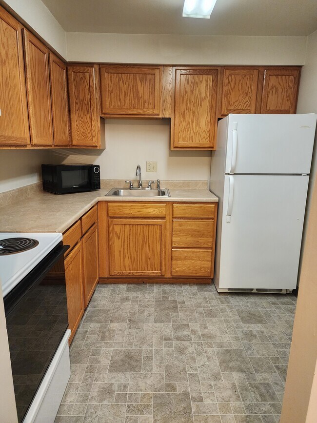 Kitchen - 204 Hook St