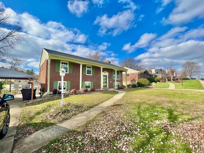 Spacious Home with Open Floor Plan and Fin... House Rental in