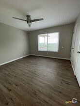 Building Photo - 573 Osage Dr