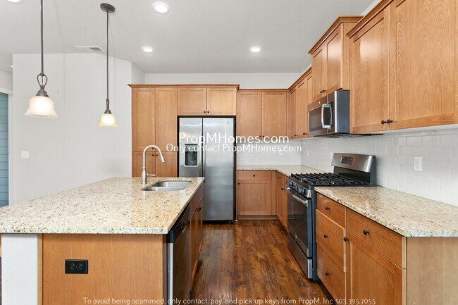 Foto del edificio - Sleek Three Bedroom Home In NW Portland!
