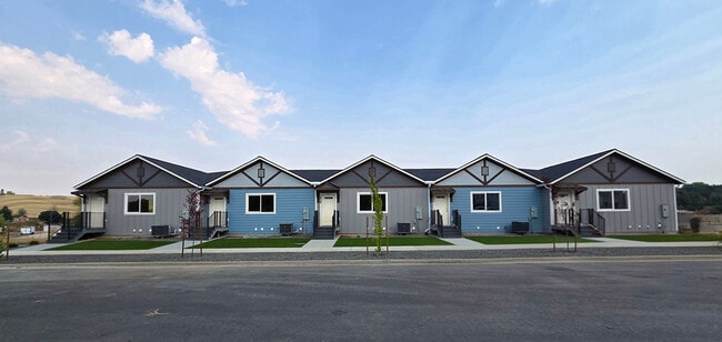 Welcome to Edington Townhomes! - 1408 Edington Ave