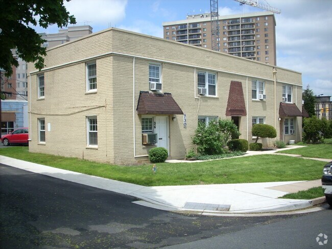 Foto del edificio - 730-736 N Oakland St