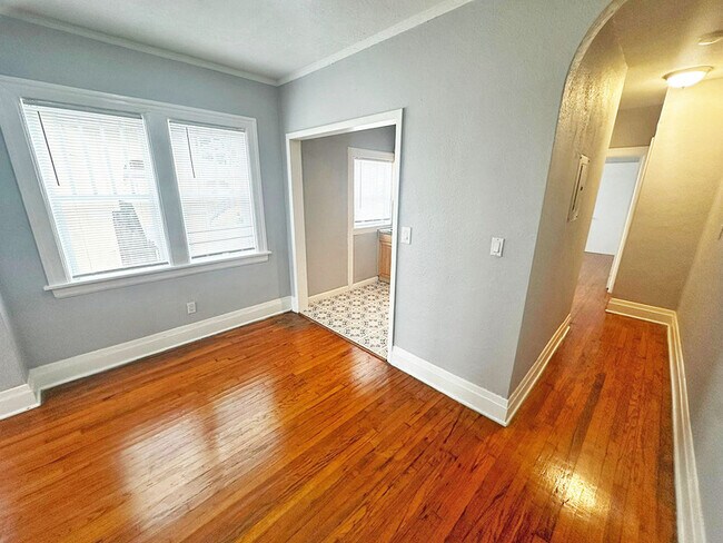 Building Photo - 1641 Tyler St