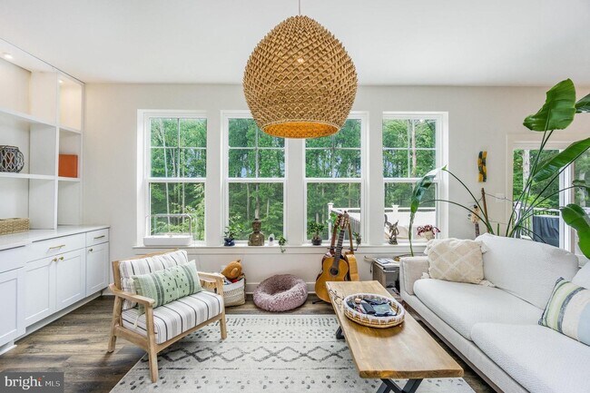 Foto del edificio - 1551 Meadowlark Glen Rd