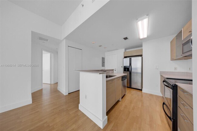 Foto del edificio - 350 NE 24th St