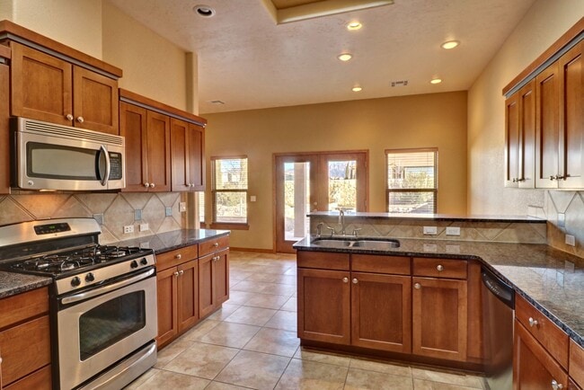 Building Photo - 4340 Calle Bonita Ln