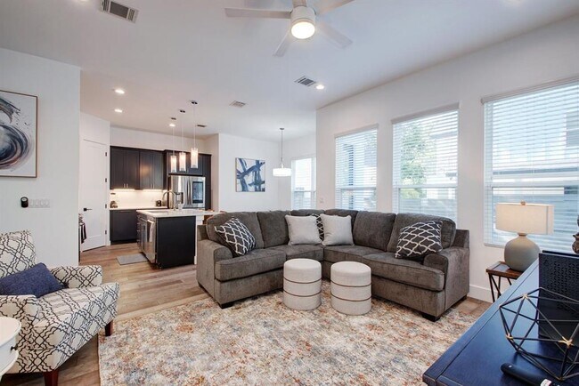 Foto del edificio - 413 W Odell St