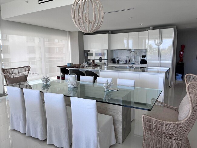 Foto del edificio - 10201 Collins Ave