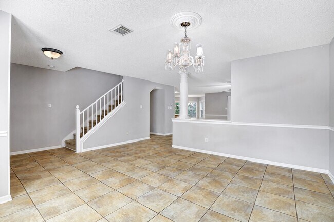 Foto del edificio - Stunning Corner-Lot Two-Story Home in Prestigious Westover Ridge