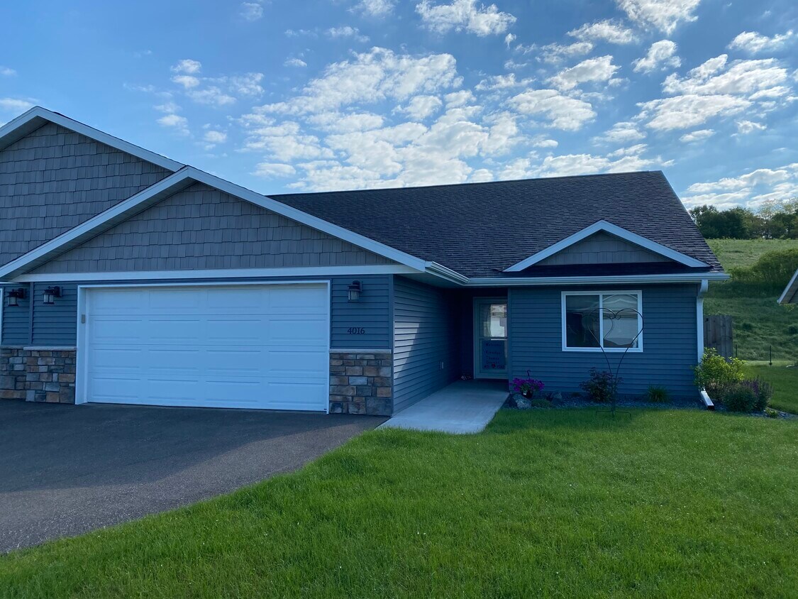 Primary Photo - 4016 Nicholas Dr