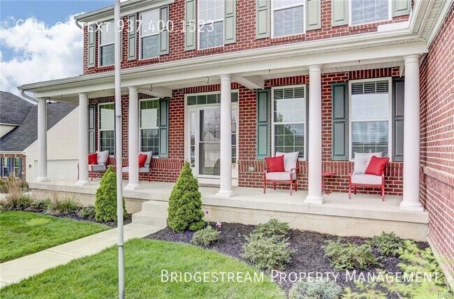 Building Photo - Luxury Living in Bellbrook