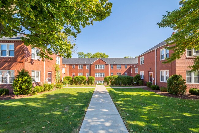 Foto del edificio - 619 Southcrest Dr