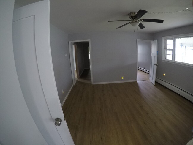 Sala de estar - 512 N Jay St