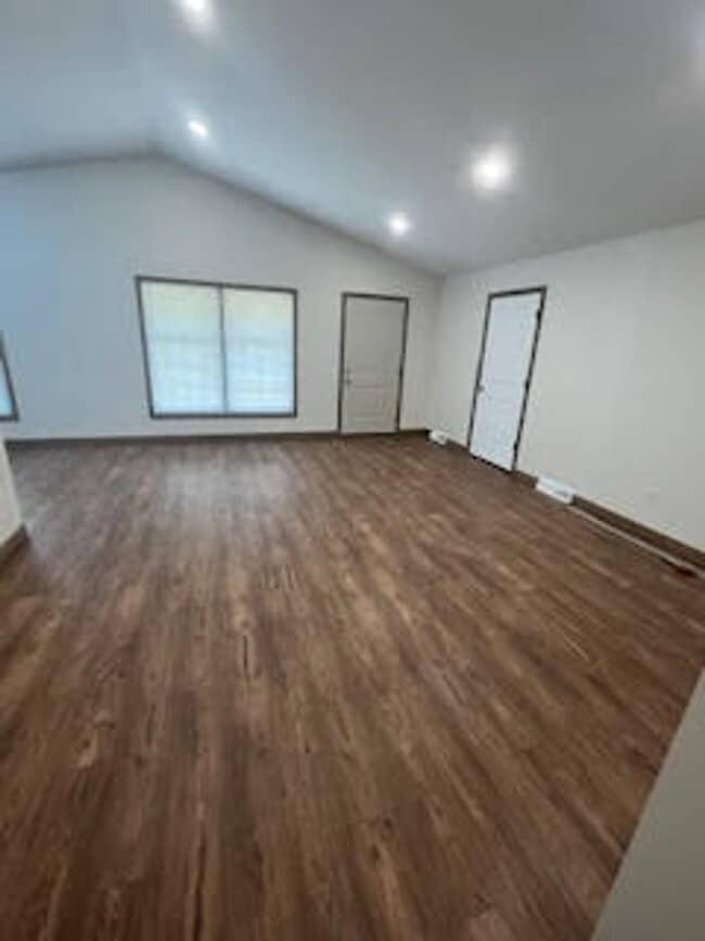 Foto del edificio - 486 S. Kaser