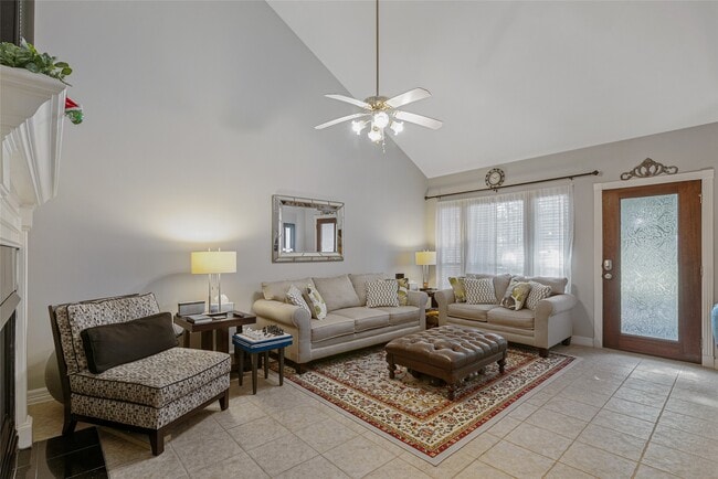 Building Photo - 1014 Enclave Square N