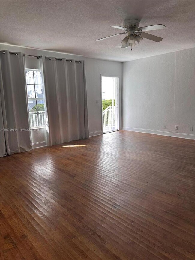 Foto del edificio - 1065 97th St