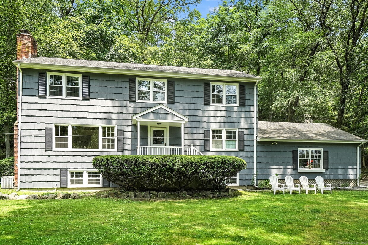 Primary Photo - 163 MacGregor Dr