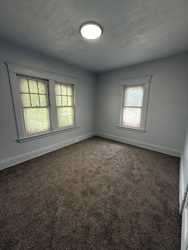 Foto del edificio - 4bd Single Cash Pay/Section 8