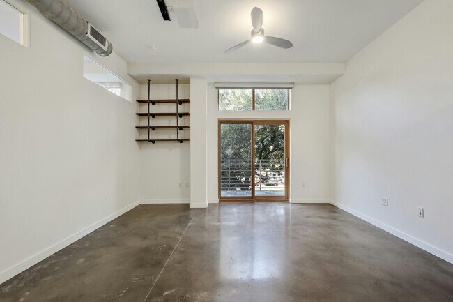 Foto del edificio - 2124 E 6th St