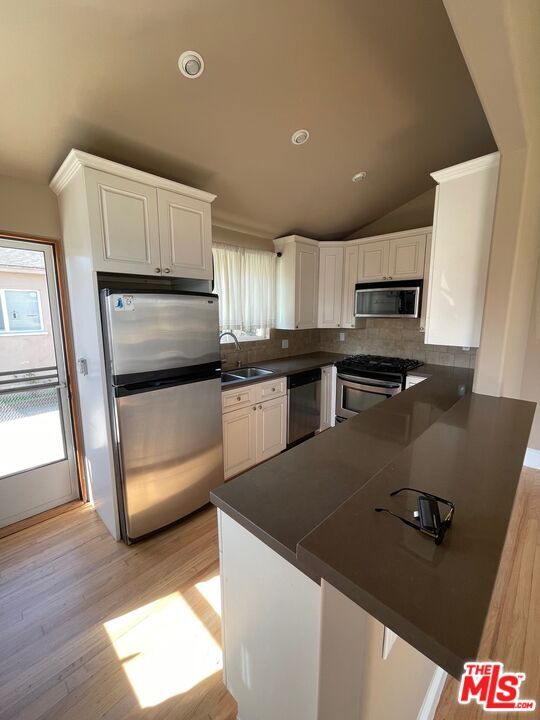 Foto del edificio - 8503 Lilienthal Ave