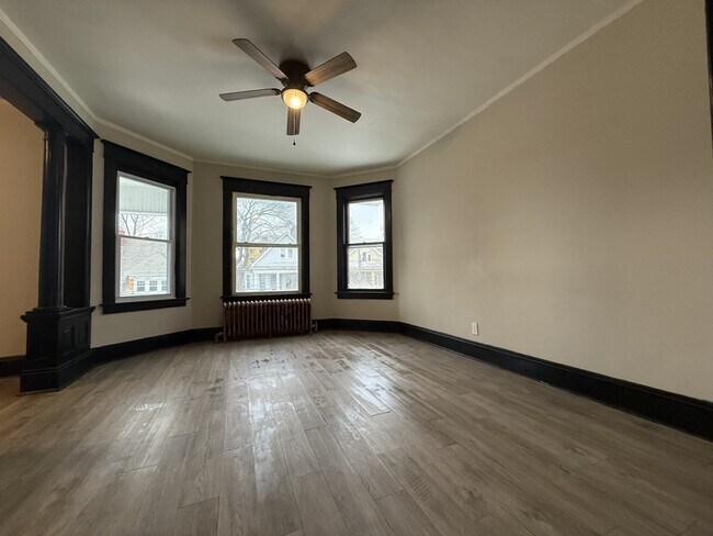 Foto del edificio - 34 Besch Ave